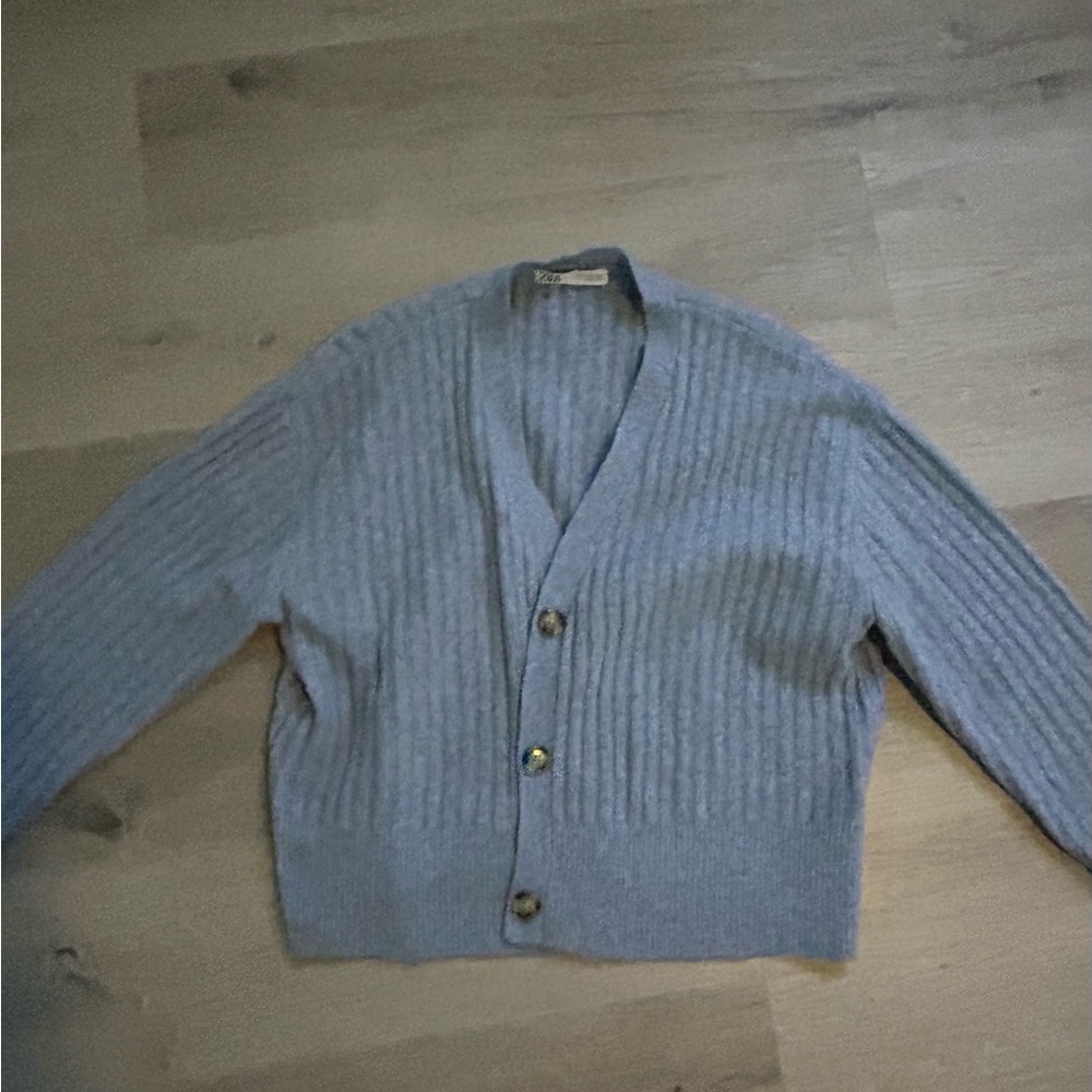 Zara Blue Cardigan Sweater with V-Neck and Ribbed Knit